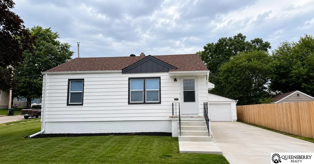 4916 S 41 Street, Omaha, NE 68107 - #1