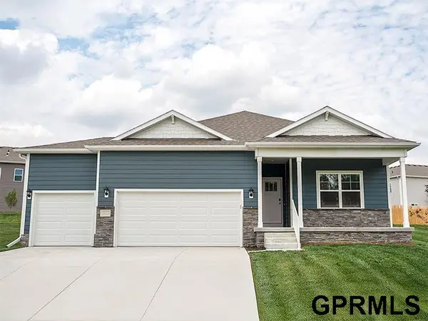 12928 S 67th Street, Papillion, NE 68157