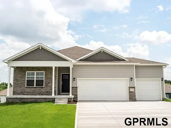 10618 Bearcreek Drive, Papillion, NE 68046