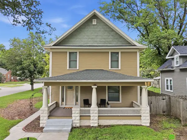 702 Sumner Street, Lincoln, NE 68502