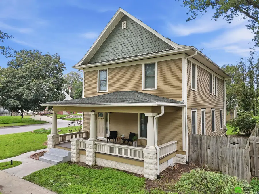 702 Sumner Street, Lincoln, NE 68502 - #3