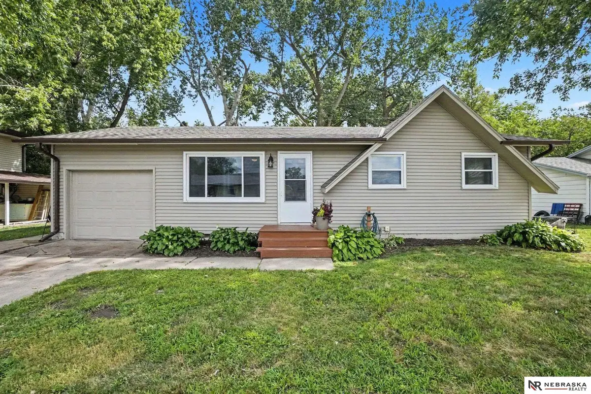 217 W Waring Street, Valley, NE 68064 - #1