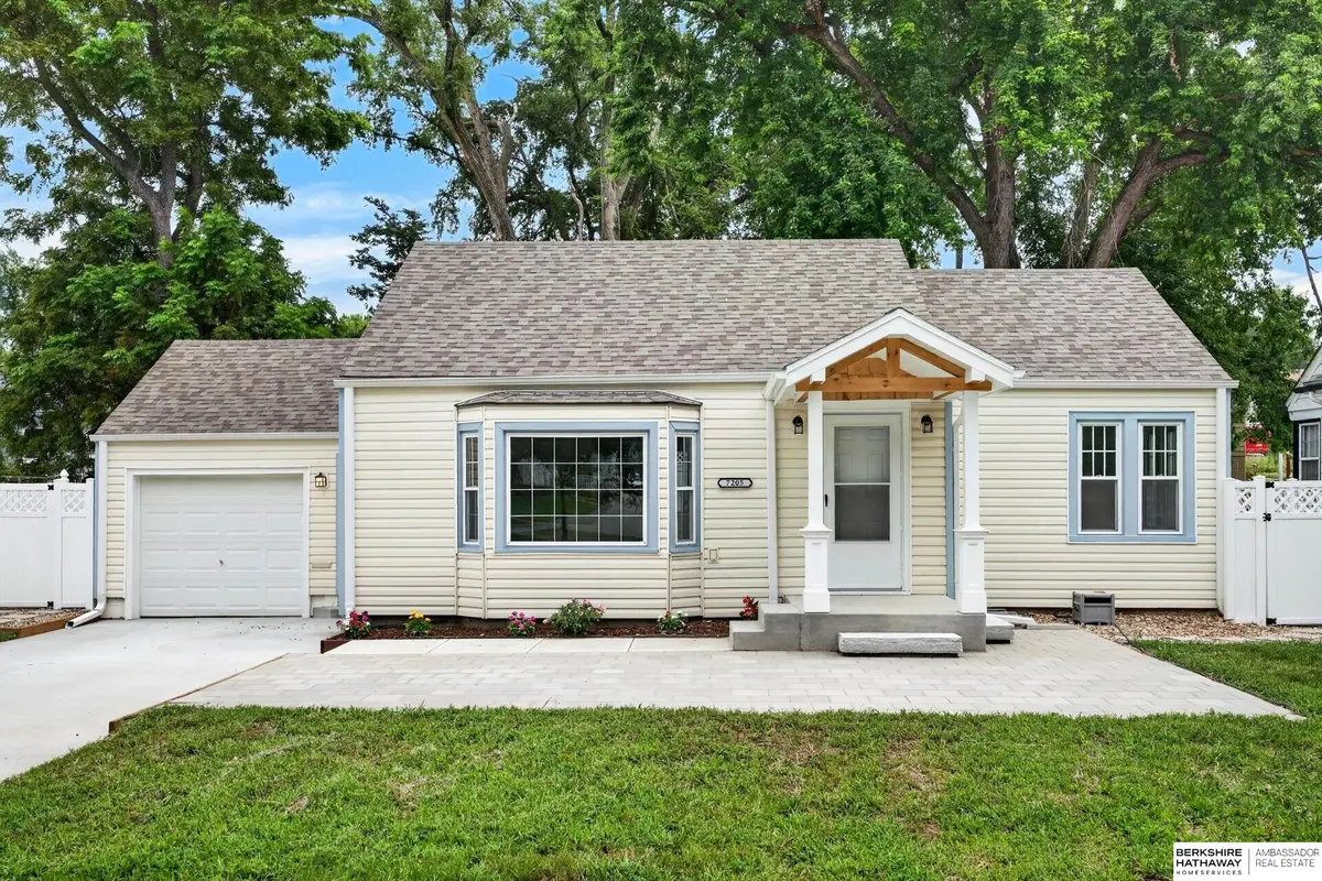 7205 Minne Lusa Boulevard, Omaha, NE 68112 - #1