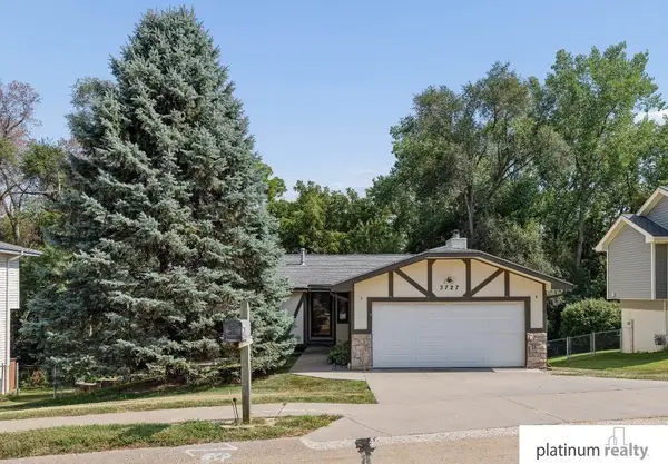 3727 Lawnwood Drive, Bellevue, NE 68123