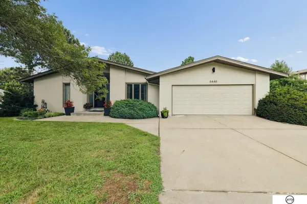 6446 W Shore Drive, Lincoln, NE 68516
