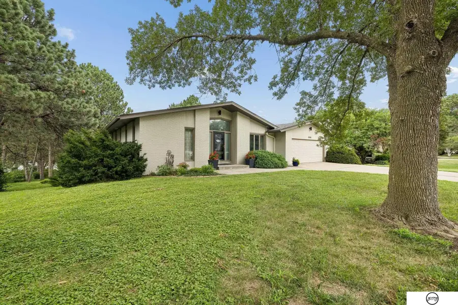 6446 W Shore Drive, Lincoln, NE 68516 - #2