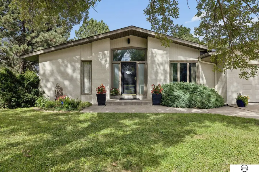 6446 W Shore Drive, Lincoln, NE 68516 - #3