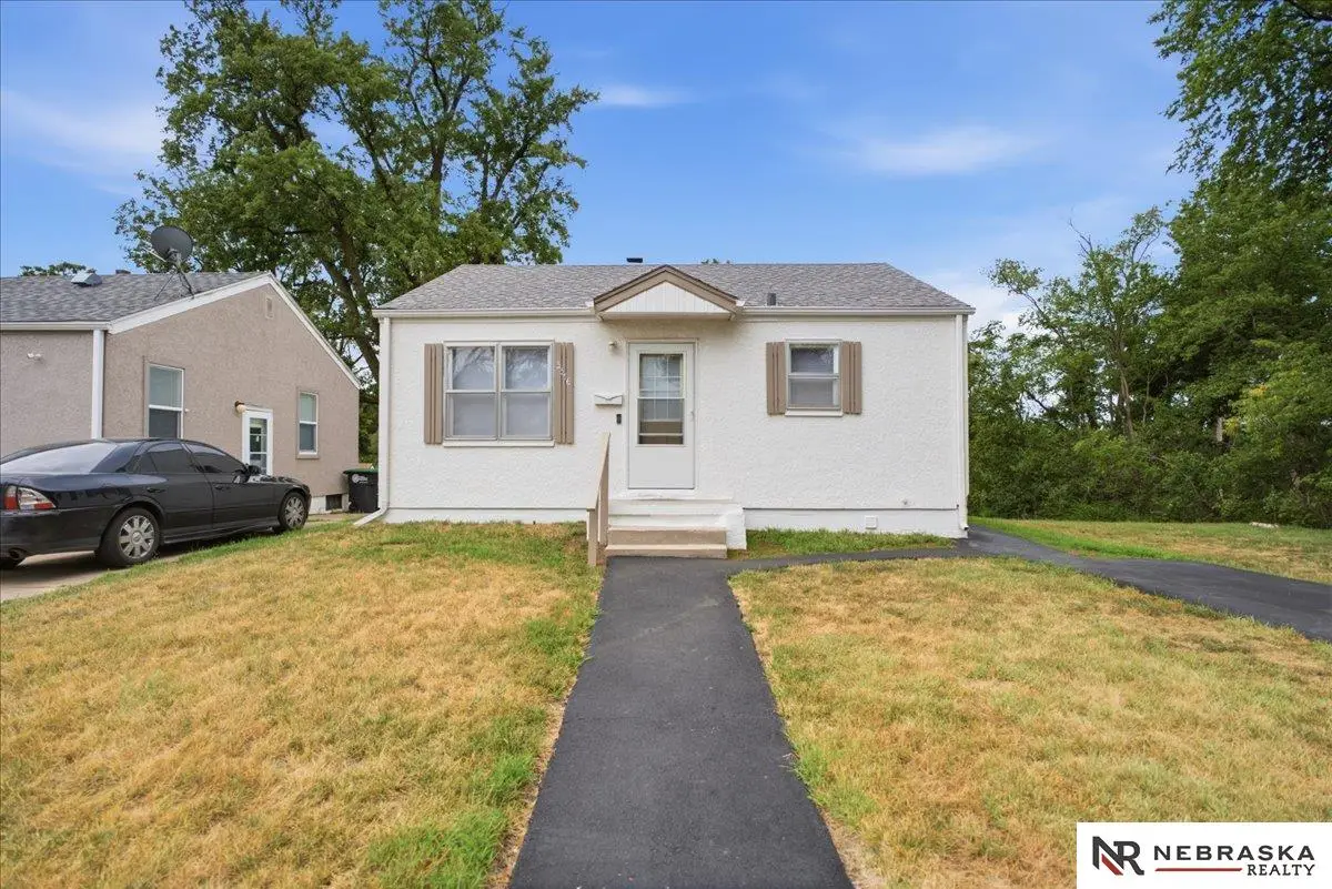 3356 N 36 Avenue, Omaha, NE 68111 - #1