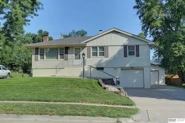 8616 Grover Street, Omaha, NE 68124
