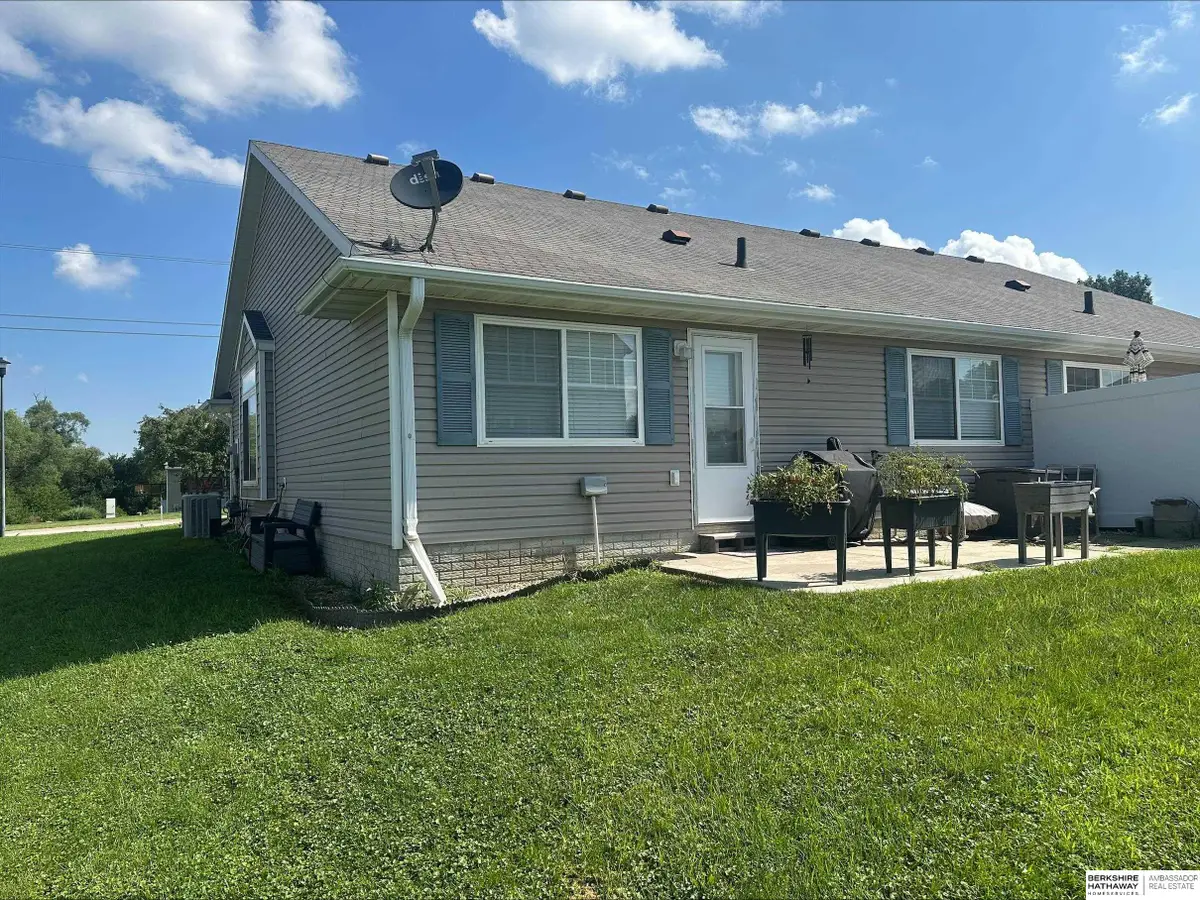 9037 Leighton Avenue, Lincoln, NE 68507 - #1