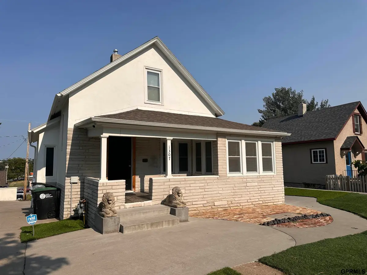 1307 N 50th Avenue, Omaha, NE 68132 - #1