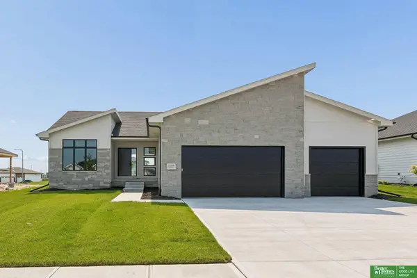 12359 Lake Vista Drive, Papillion, NE 68046