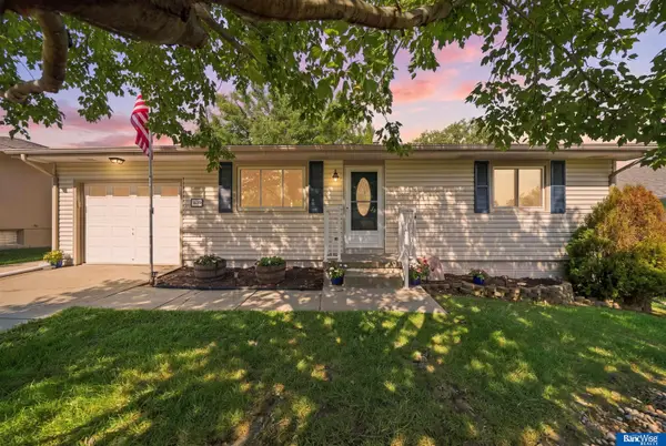 1539 SW 13 Street, Lincoln, NE 68522