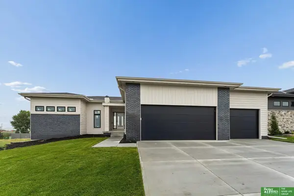 21126 Atwood Avenue, Elkhorn, NE 68022