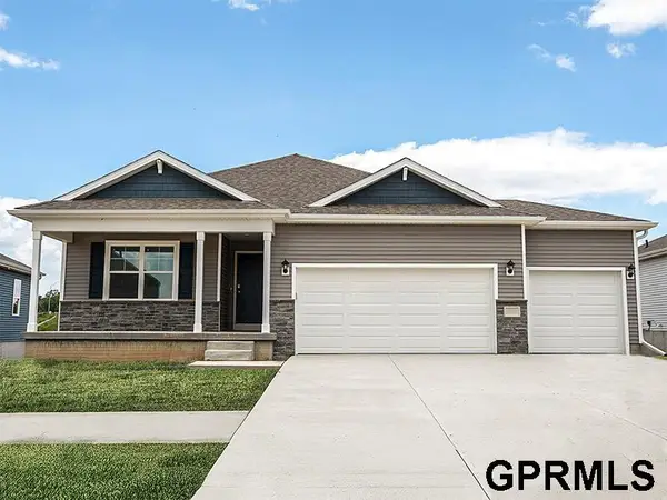 8608 S 185th Street, Gretna, NE 68136