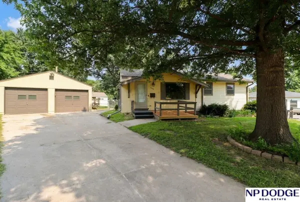 9248 Fowler Circle, Omaha, NE 68134