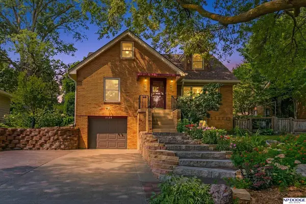 2126 S 38 Street, Omaha, NE 68105