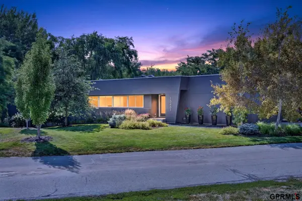 13481 Ogden Plaza Circle, Omaha, NE 68164