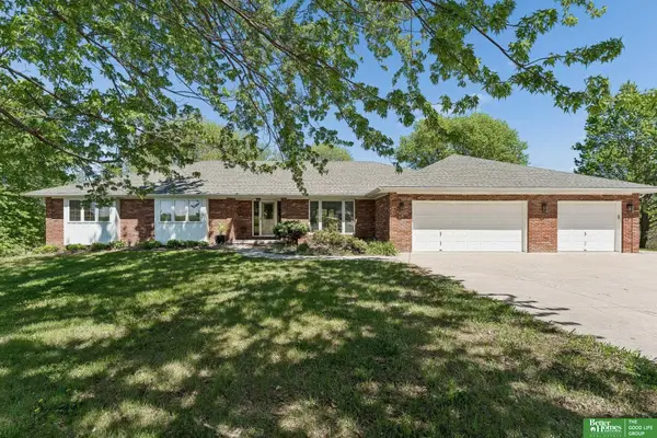21900 W Angus Road, Gretna, NE 68028