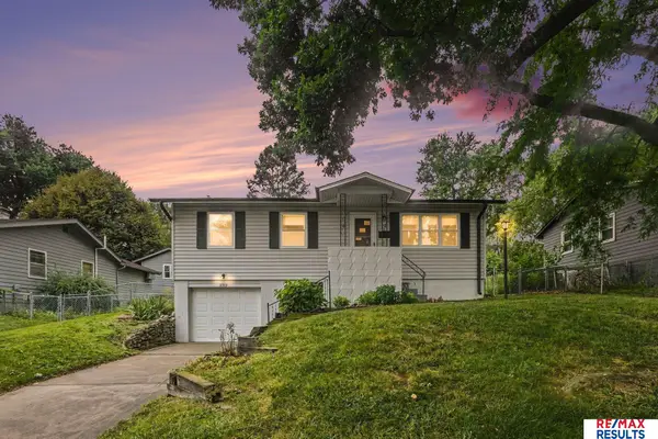 8919 Valley Street, Omaha, NE 68124