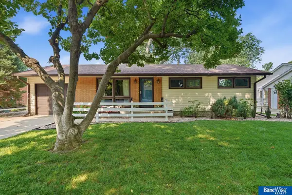 921 Sycamore Drive, Lincoln, NE 68510