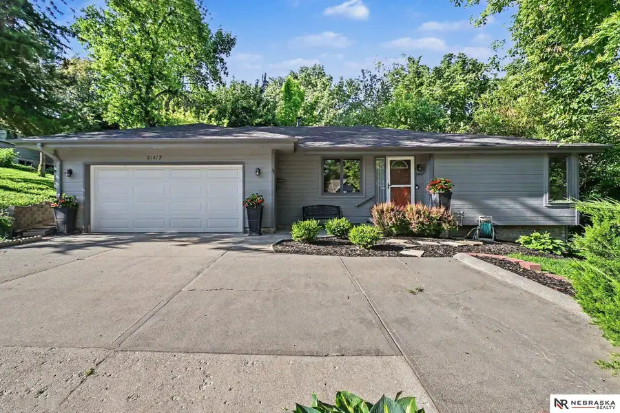 21417 Ridgewood Road, Elkhorn, NE 68022 - #2