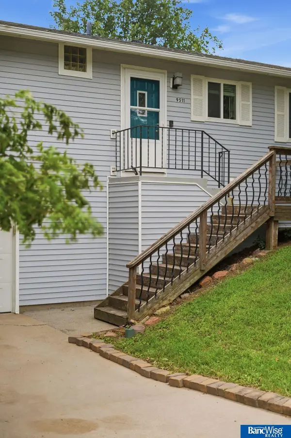 9511 Chester Street, Lincoln, NE 68526