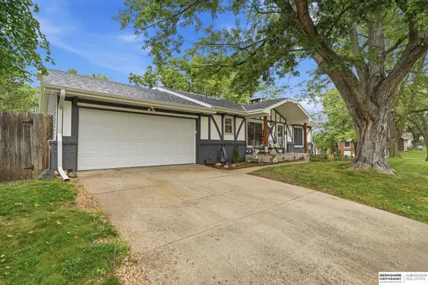 6220 Fleetwood Drive, Lincoln, NE 68516