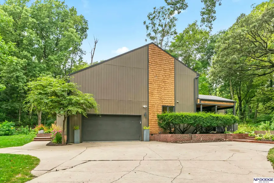 3056 Armbrust Drive, Omaha, NE 68124 - #3