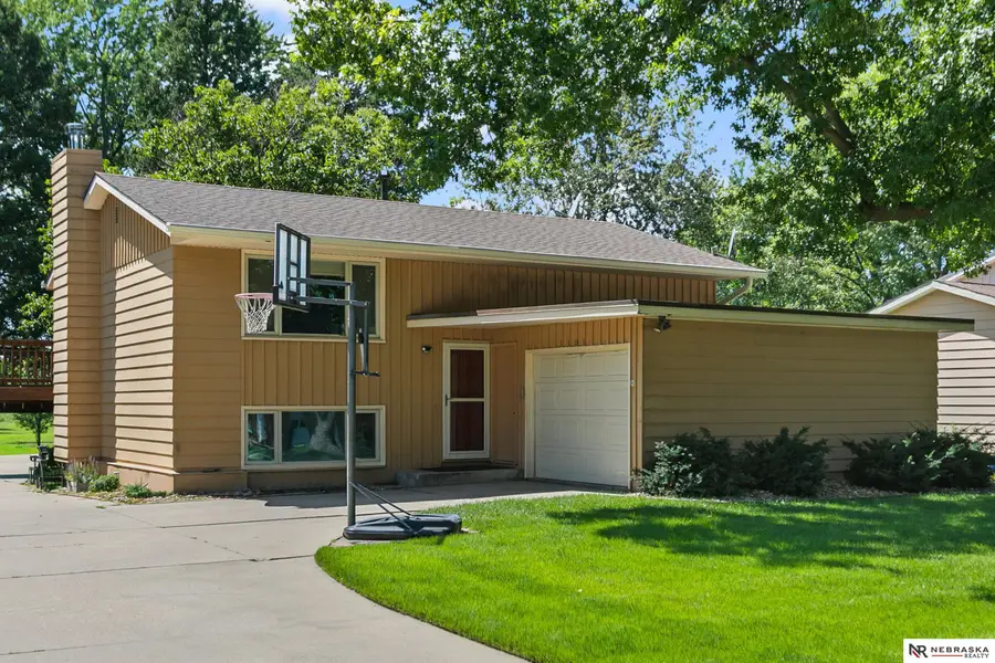 1101 Sycamore Drive, Lincoln, NE 68510 - #2