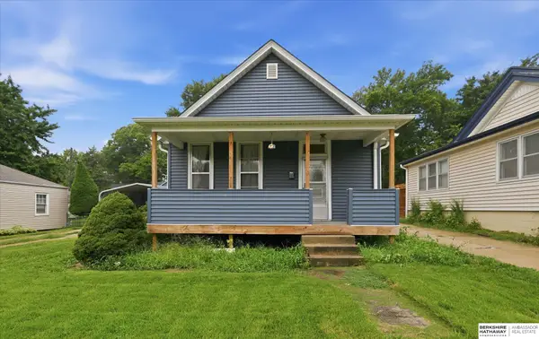 982 S 50th Street, Omaha, NE 68106