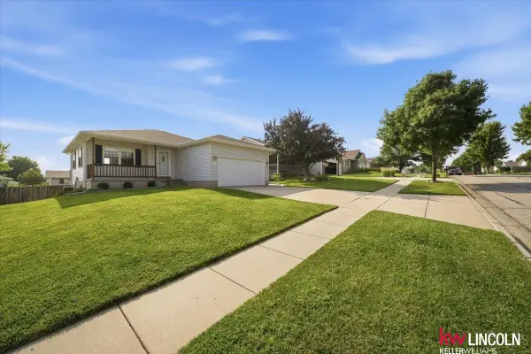 1720 SW 33 Street, Lincoln, NE 68522