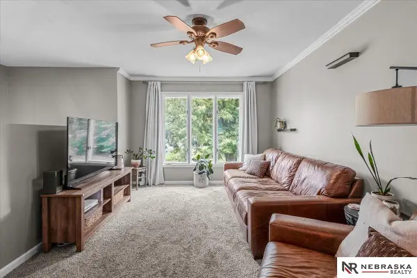 5731 Queens Drive, Lincoln, NE 68516