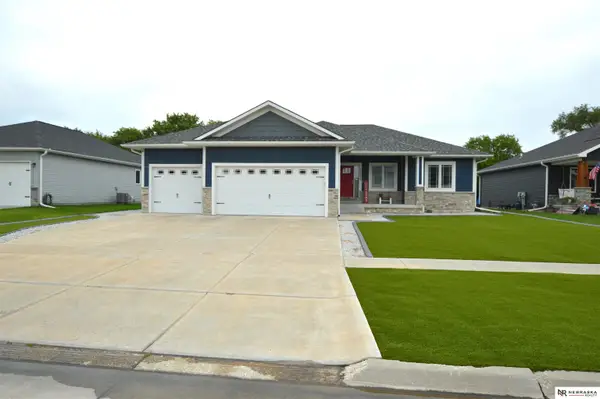 1208 Olivia Drive, Eagle, NE 68347