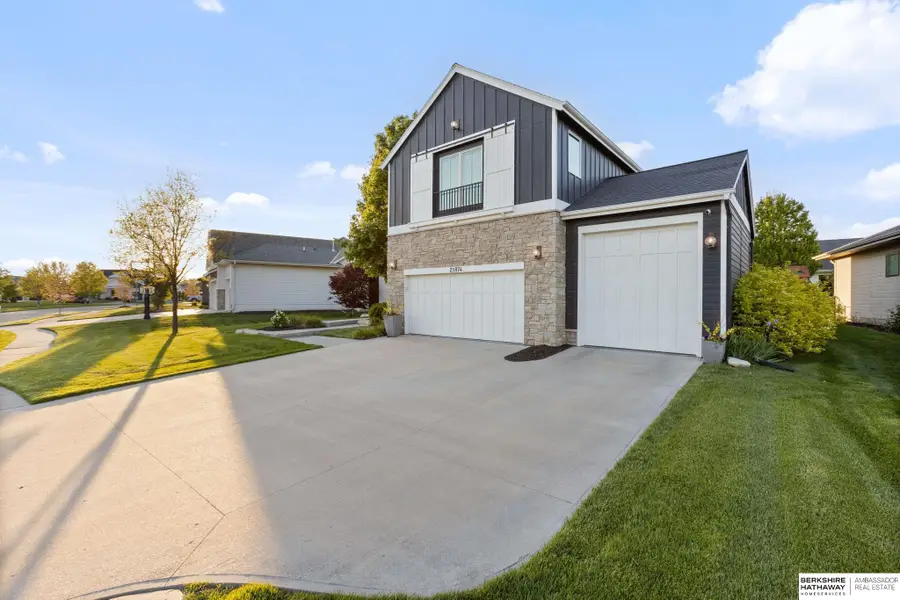 21874 Martha Street, Elkhorn, NE 68022 - #2