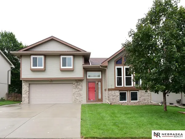 15255 Locust Street, Omaha, NE 68116