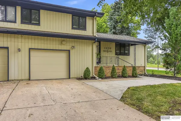 1926 N 93rd Street, Omaha, NE 68114