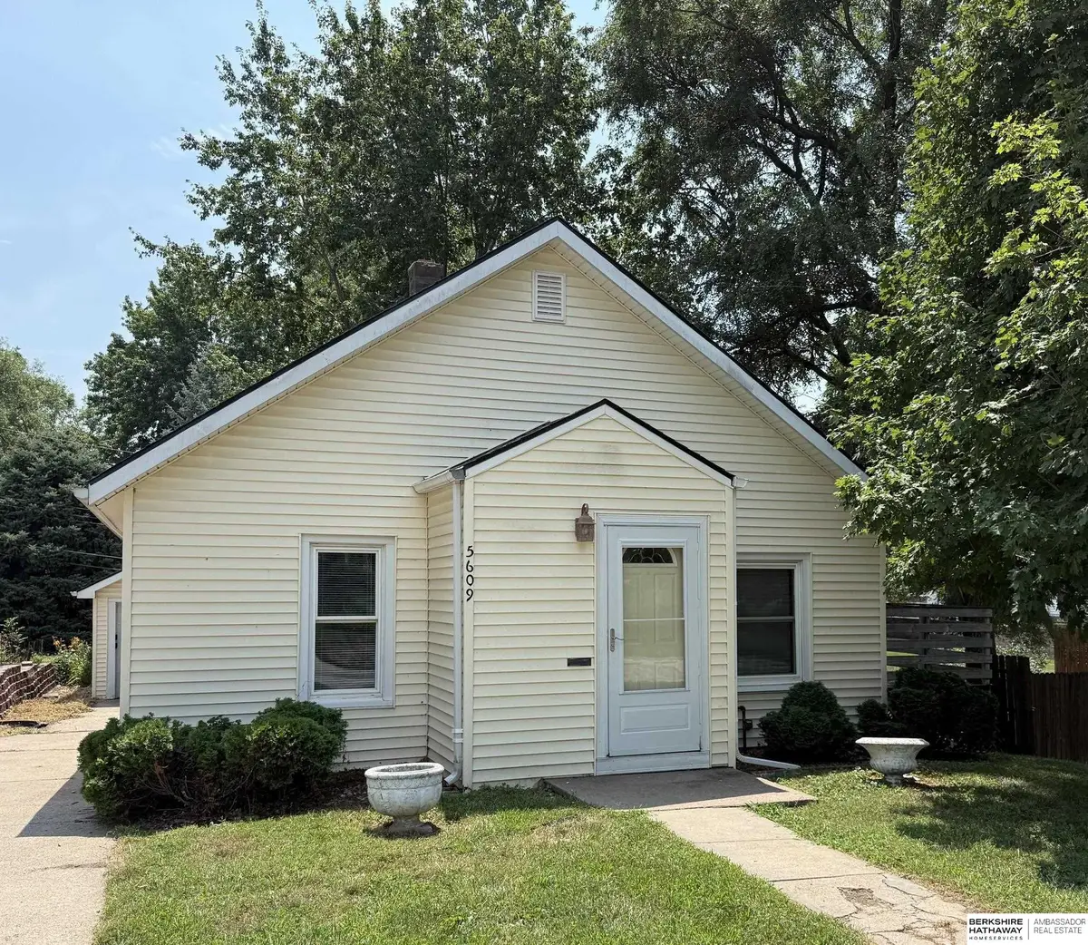 5609 Walnut Street, Omaha, NE 68106 - #1
