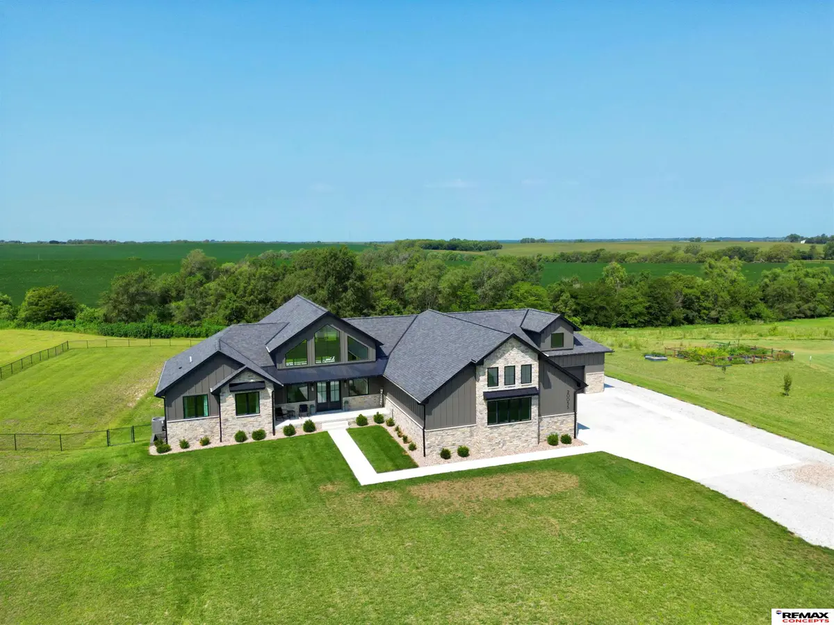 20055 Emersyn Point, Hickman, NE 68372 - #1