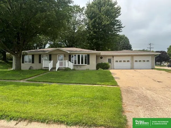502 S Summit Avenue, Hartington, NE 68739