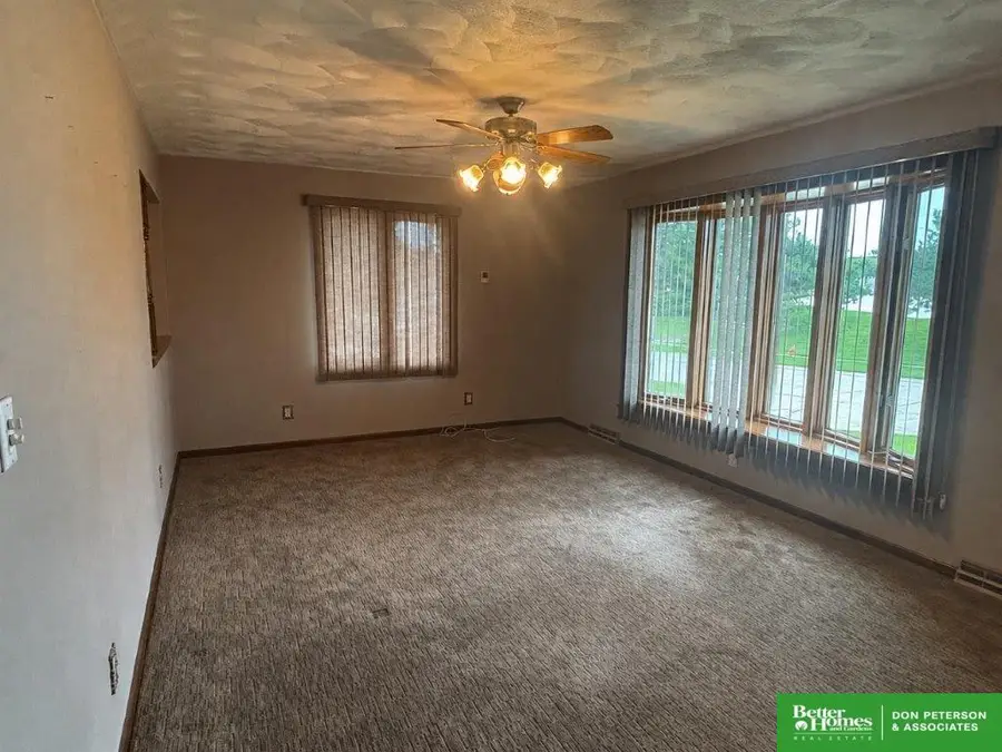 502 S Summit Avenue, Hartington, NE 68739 - #3