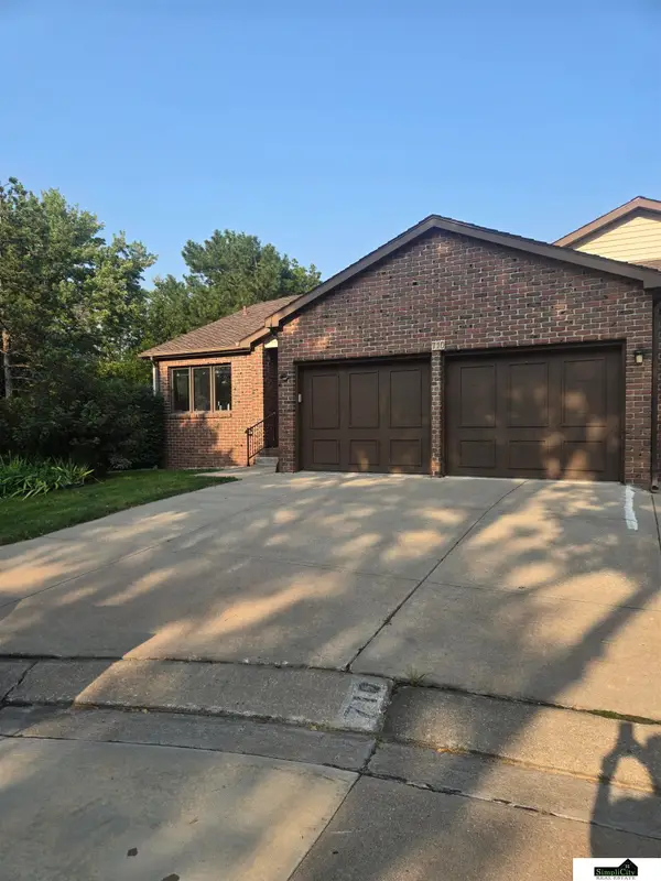 710 Lancashire Court, Lincoln, NE 68510
