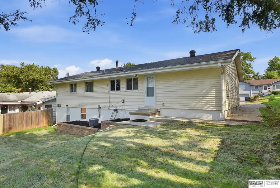 541 E 5th Street, Papillion, NE 68046 - #2