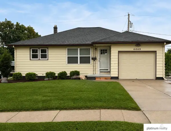 6009 Oak Street, Omaha, NE 68106