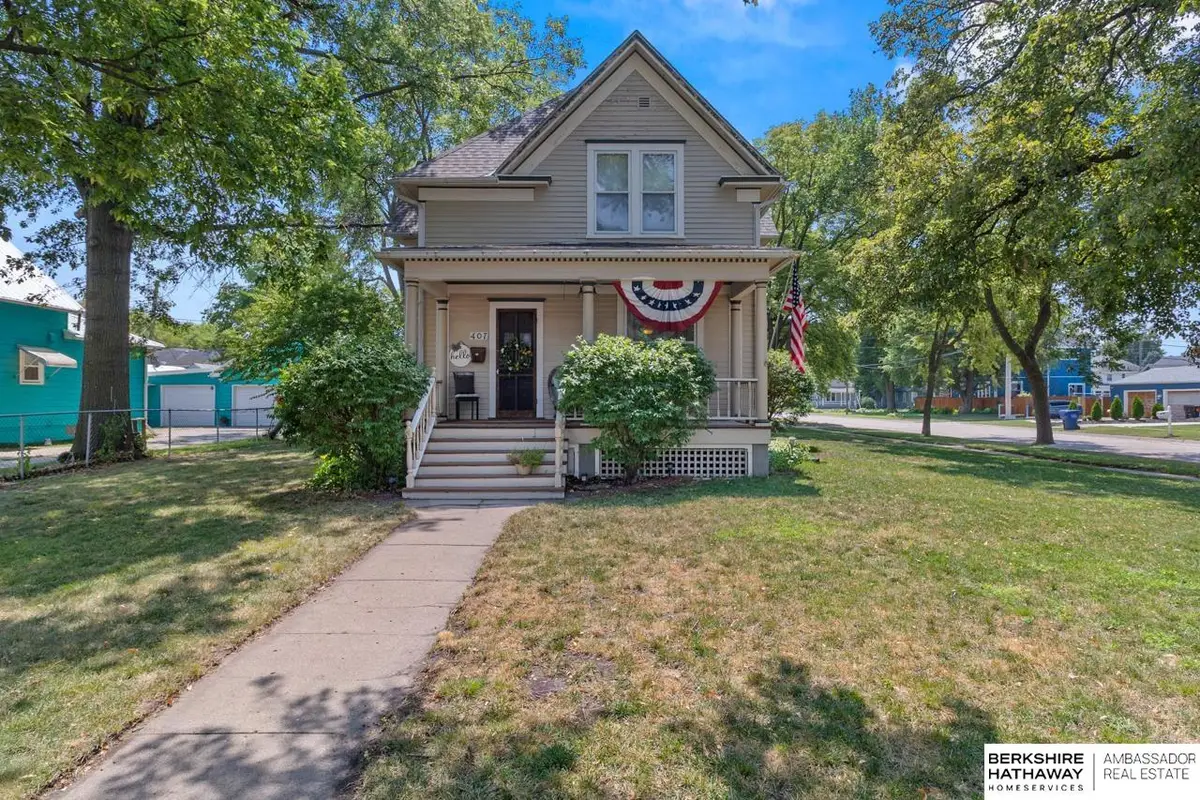 407 E 11th Street, Fremont, NE 68025 - #1