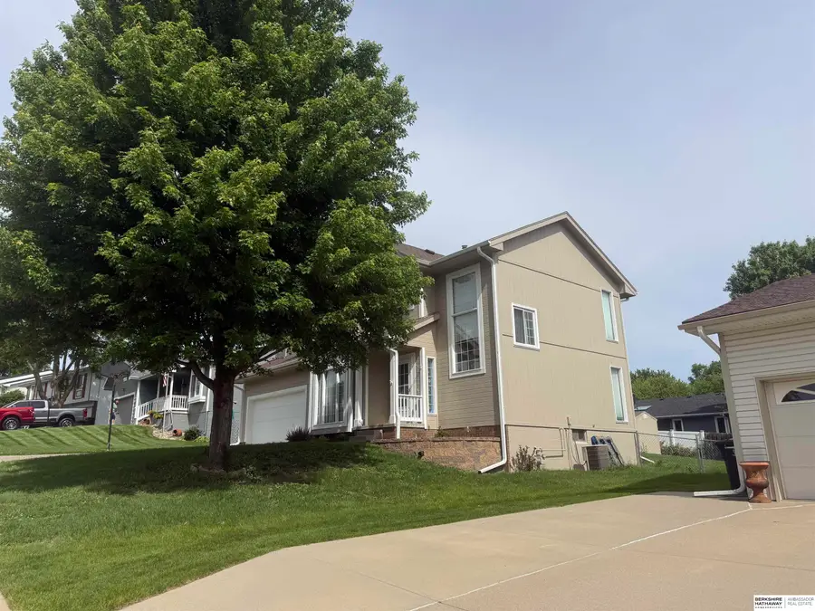 6708 Michelle Avenue, La Vista, NE 68128 - #2