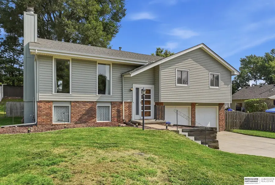 818 Redwood Lane, Papillion, NE 68046 - #3
