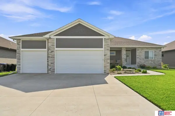 602 Waterside Way, Lincoln, NE 68527