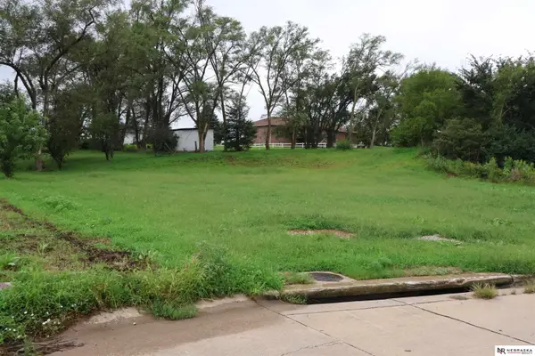 1831 Lake Ridge Drive, Plattsmouth, NE 68048