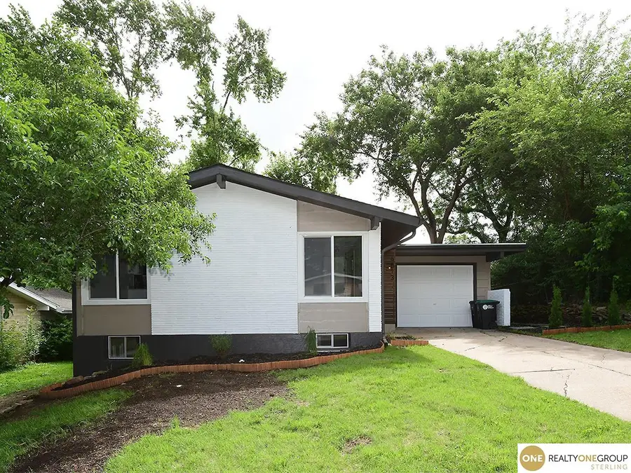 4613 N 83rd Street, Omaha, NE 68134 - #2